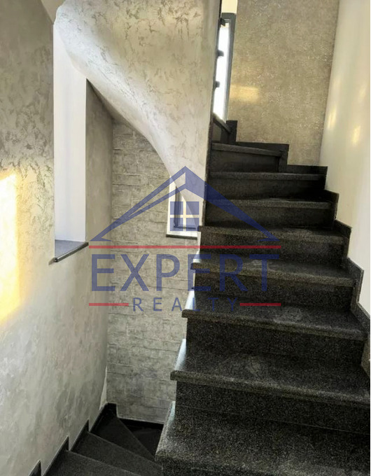 ԱՎԱՆ, ՎԱՀԱՆ ՏԵՐՅԱՆ, 4 ՍԵՆՅԱԿ