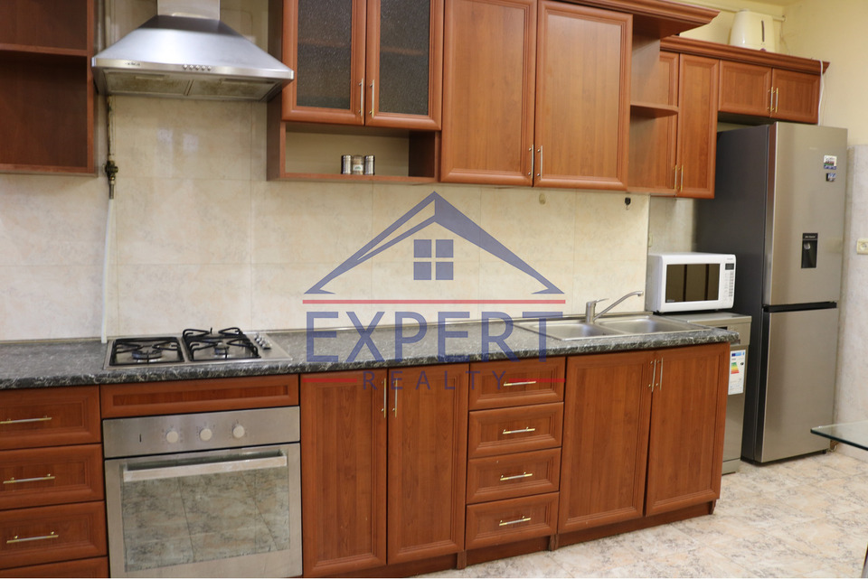 ԿԵՆՏՐՈՆ, ԵԿՄԱԼՅԱԱՆ ՓՈՂՈՑ, 4 ՍԵՆՅԱԿ