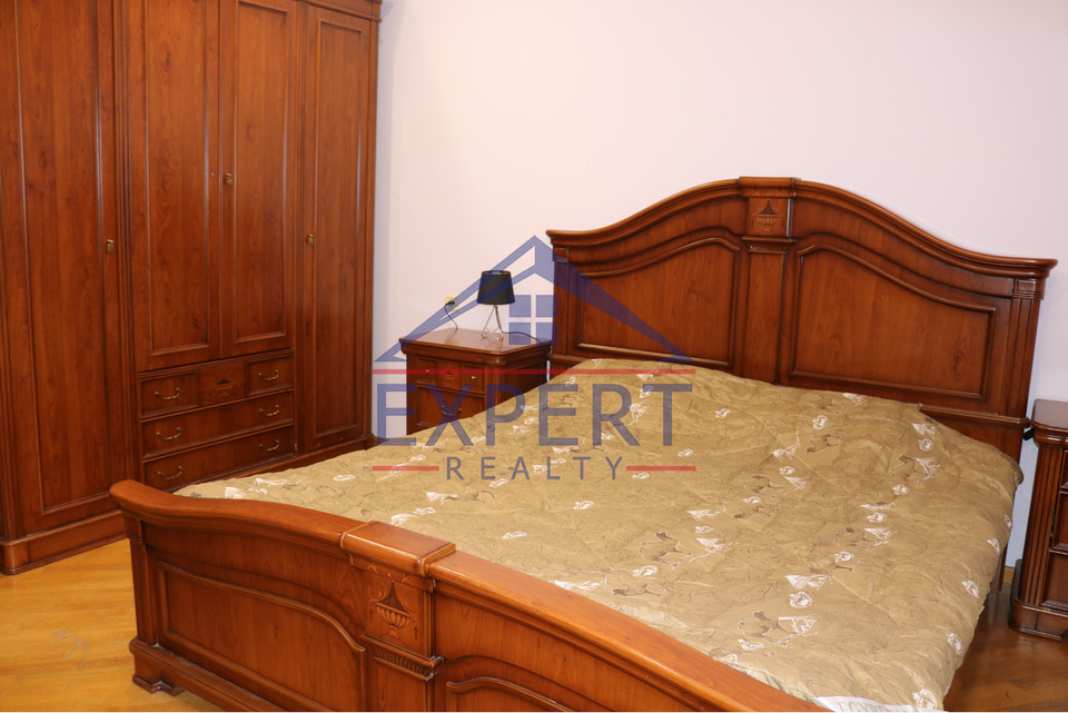 ԿԵՆՏՐՈՆ, ԵԿՄԱԼՅԱԱՆ ՓՈՂՈՑ, 4 ՍԵՆՅԱԿ