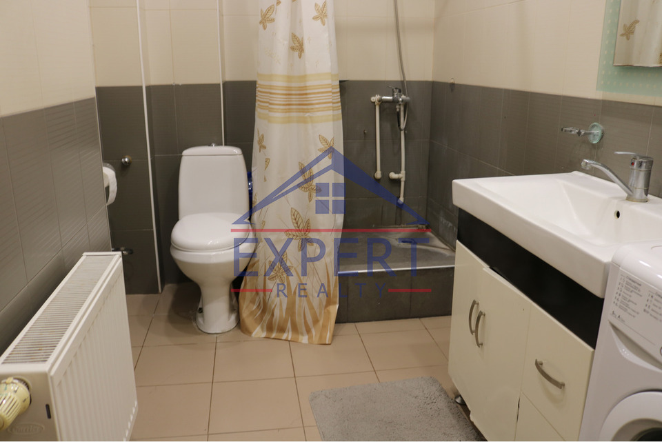 ԿԵՆՏՐՈՆ, ԵԿՄԱԼՅԱԱՆ ՓՈՂՈՑ, 4 ՍԵՆՅԱԿ