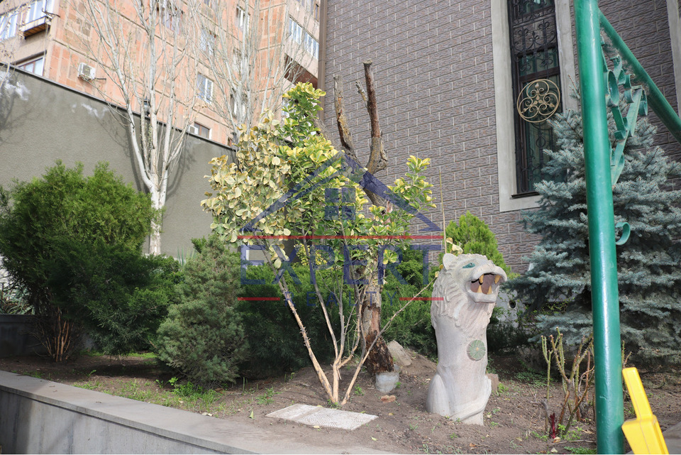 ԱՐԱԲԿԻՐ,ՄԱՐՇԱԼ ԲԱՂՐԱՄՅԱՆ ՓՈՂՈՑ 8+ ՍԵՆՅԱԿ