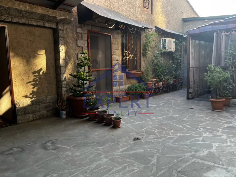 ՔԱՆԱՔԵՌ-ԶԵՅԹՈՒՆ, ԱՎԵՏԻՍ ԱՀԱՐՈՆՅԱՆ ՓՈՂՈՑ, 4 ՍԵՆՅԱԿ
