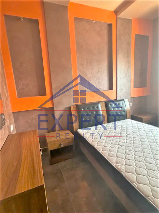 ԿԵՆՏՐՈՆ, ԳՐԻԳՈՐ ԵՎ ՍԱՐԳԻՍ ԳՈՒՐԶԱԴՅԱՆՆԵՐԻ ՓՈՂՈՑ, 8 ՍԵՆՅԱԿ