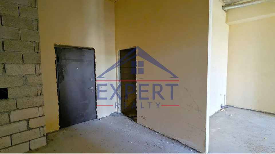 ԱՎԱՆ ԱՌԻՆՋ, ՄԱՐՇԱԼ ԲԱԲԱՋԱՆՅԱՆ ՓՈՂՈՑ, 2 ՍԵՆՅԱԿ