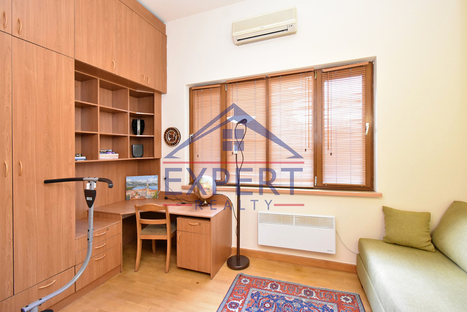 ԿԵՆՏՐՈՆ, ՏԵՐՅԱՆ ՓՈՂՈՑ 3ՍԵՆՅԱԿ