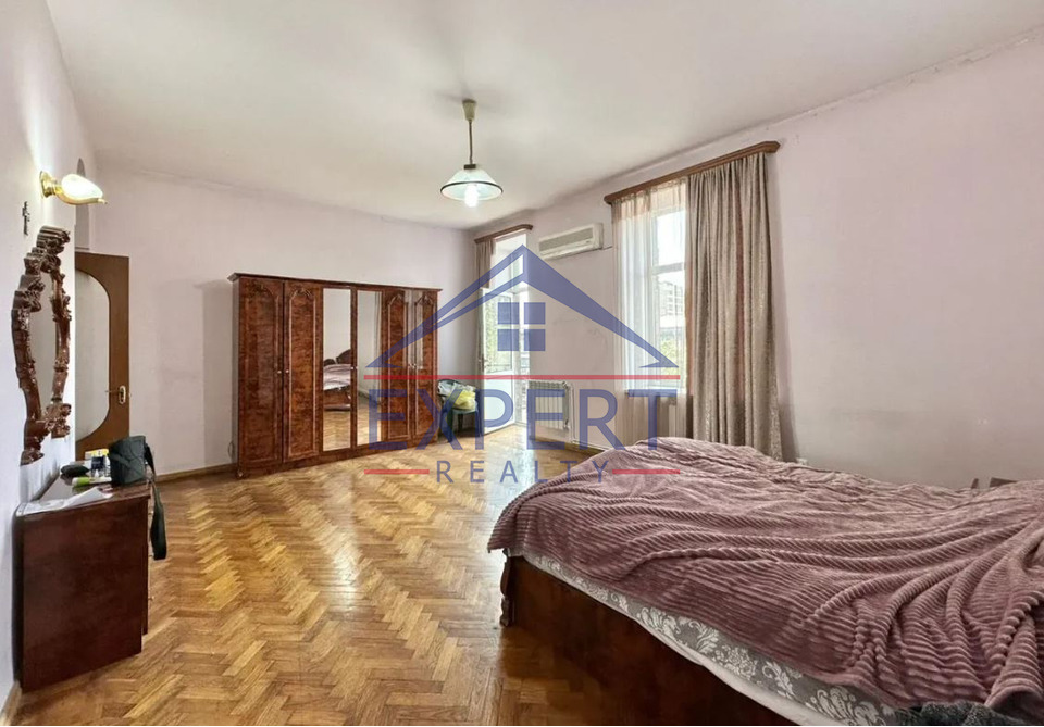 ԿԵՆՏՐՈՆ, ԱԲՈՎՅԱՆ ՓՈՂՈՑ, 3 ՍԵՆՅԱԿ