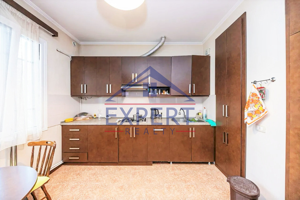 ԿԵՆՏՐՈՆ, ՀԱՆՐԱՊԵՏՈՒԹՅԱՆ ՓՈՂՈՑ, 3 ՍԵՆՅԱԿ