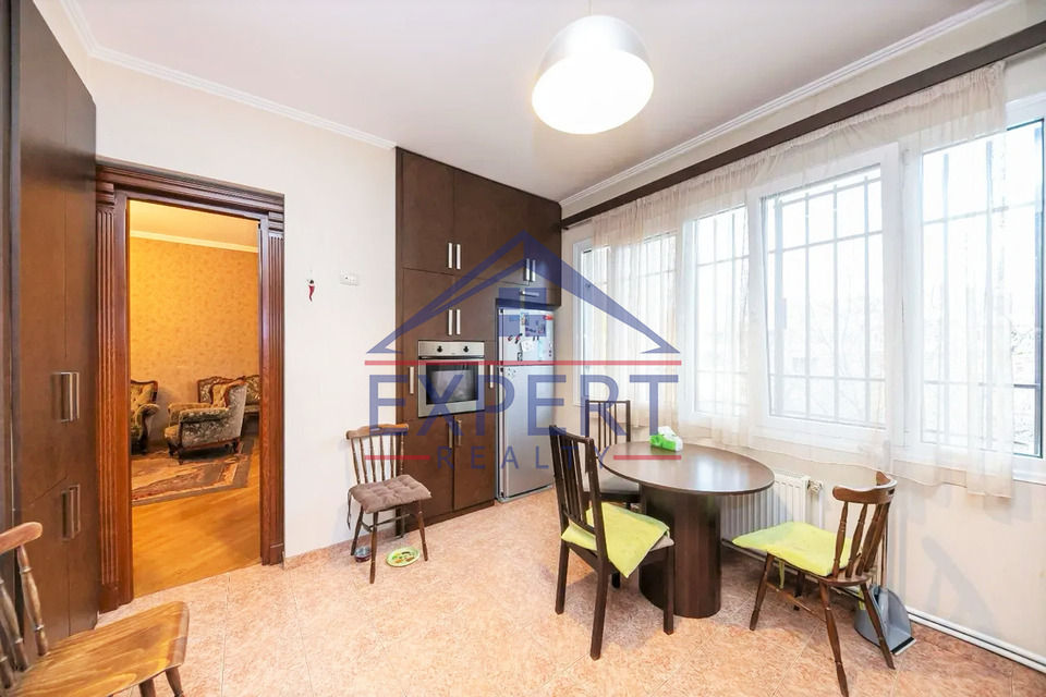 ԿԵՆՏՐՈՆ, ՀԱՆՐԱՊԵՏՈՒԹՅԱՆ ՓՈՂՈՑ, 3 ՍԵՆՅԱԿ