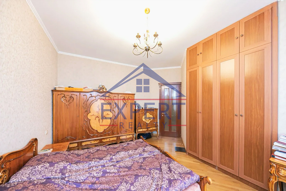 ԿԵՆՏՐՈՆ, ՀԱՆՐԱՊԵՏՈՒԹՅԱՆ ՓՈՂՈՑ, 3 ՍԵՆՅԱԿ