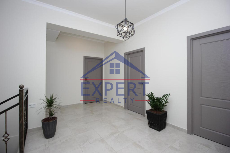 ԿԵՆՏՐՈՆ, ՏԵՐՅԱՆ ՓՈՂՈՑ, 1000ՔՄ