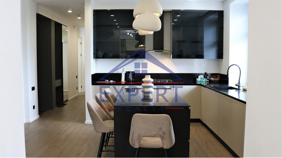 ԿԵՆՏՐՈՆ, ԹԱՄԱՆՅԱՆ ՓՈՂՈՑ, 3 ՍԵՆՅԱԿ