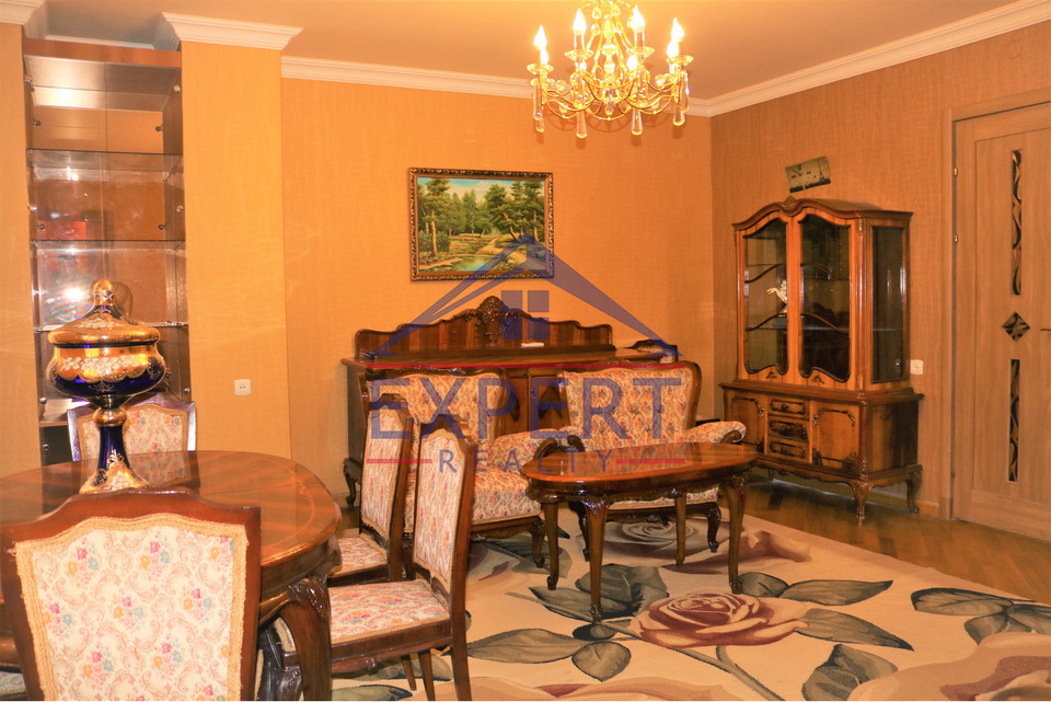 ԿԵՆՏՐՈՆ, ԵՐՎԱՆԴ ՔՈՉԱՐԻ ՓՈՂՈՑ, 4 ՍԵՆՅԱԿ