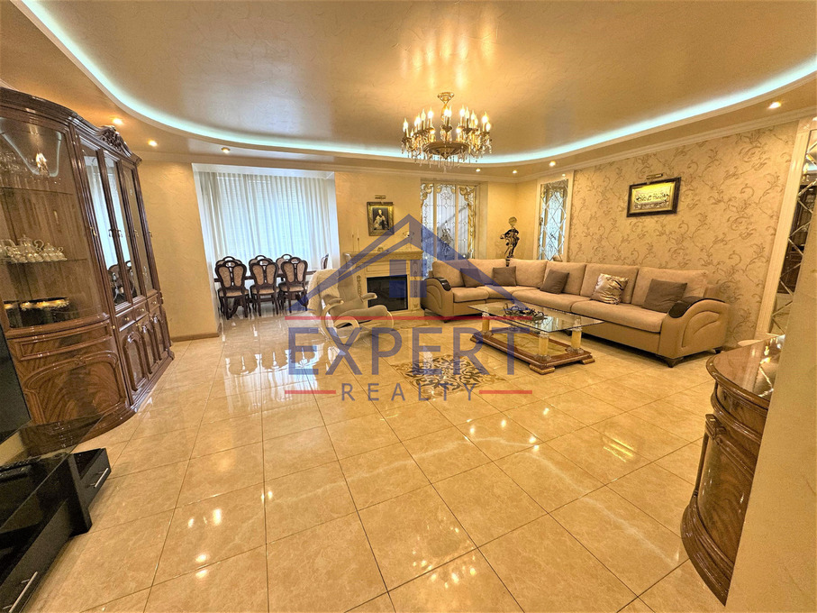 ԱՐԱԲԿԻՐ, ՀՐԱՉՅԱ ՔՈՉԱՐԻ ՓՈՂՈՑ, 6 ՍԵՆՅԱԿ