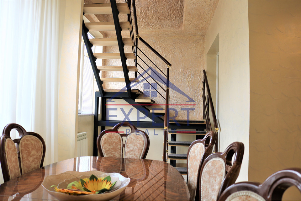 ԱՐԱԲԿԻՐ, ՀՐԱՉՅԱ ՔՈՉԱՐԻ ՓՈՂՈՑ, 6 ՍԵՆՅԱԿ