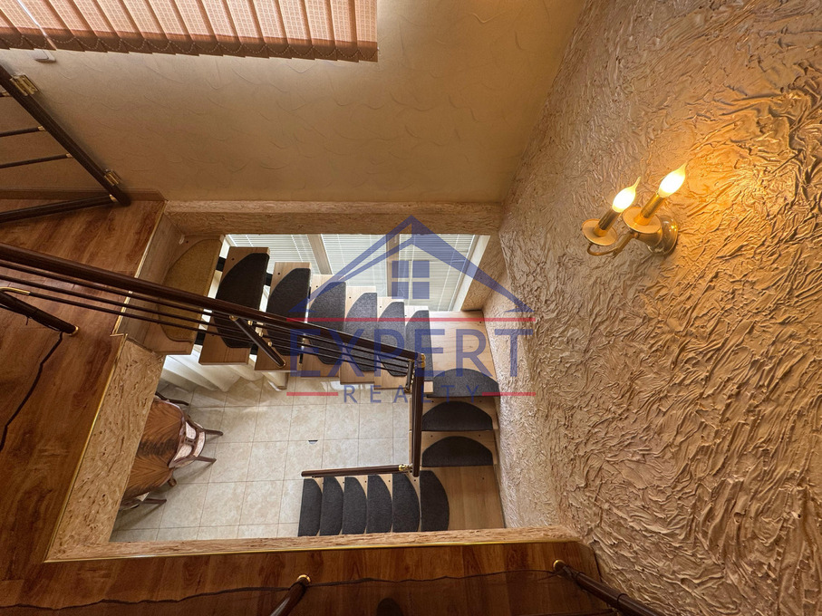 ԱՐԱԲԿԻՐ, ՀՐԱՉՅԱ ՔՈՉԱՐԻ ՓՈՂՈՑ, 6 ՍԵՆՅԱԿ