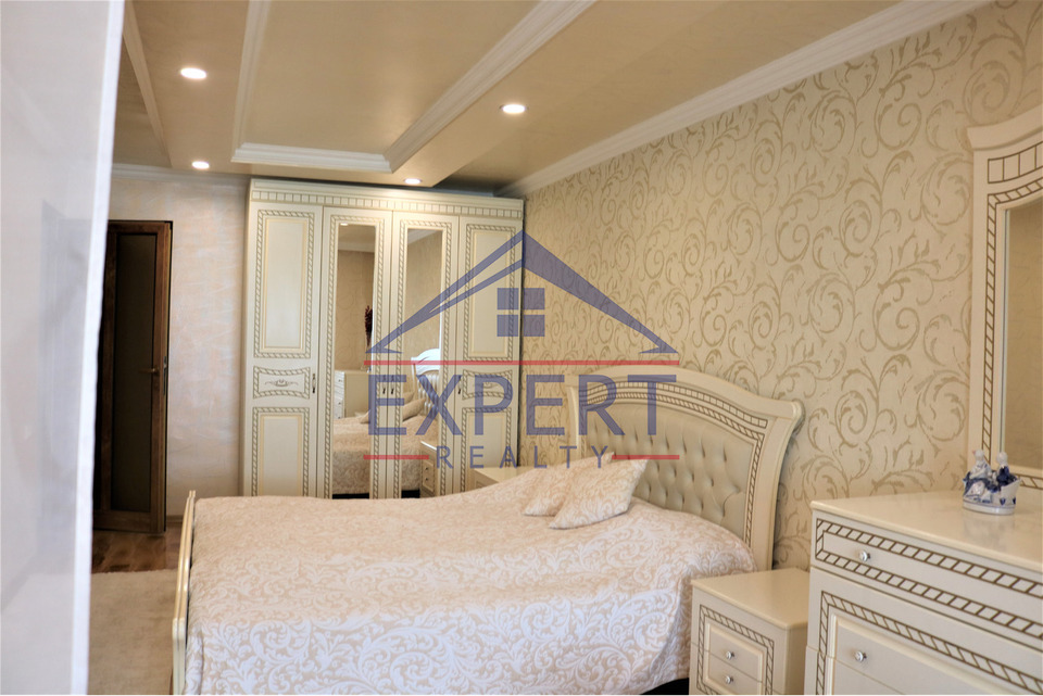 ԱՐԱԲԿԻՐ, ՀՐԱՉՅԱ ՔՈՉԱՐԻ ՓՈՂՈՑ, 6 ՍԵՆՅԱԿ