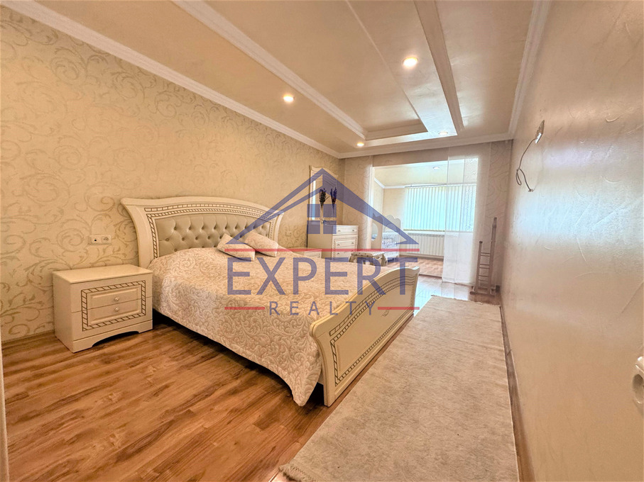 ԱՐԱԲԿԻՐ, ՀՐԱՉՅԱ ՔՈՉԱՐԻ ՓՈՂՈՑ, 6 ՍԵՆՅԱԿ