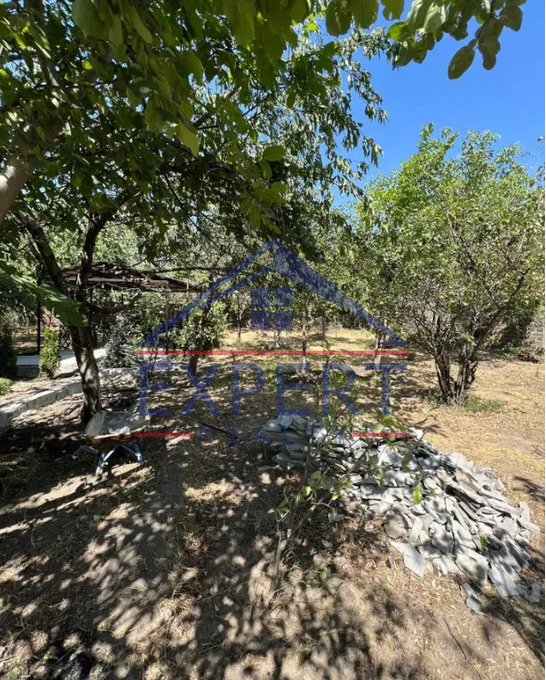 ԱՎԱՆ,  ԱՃԱՌՅԱՆ ՓՈՂՈՑ, 8 ՍԵՆՅԱԿ