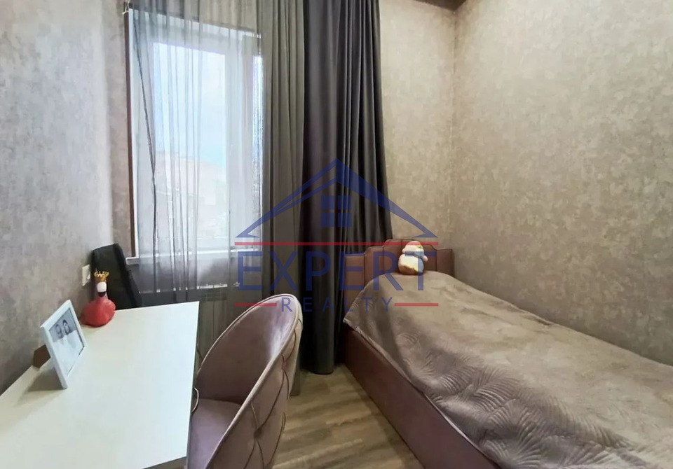 ԱՐԱԲԿԻՐ, ԿՈՄԻՏԱՍԻ ՊՈՂՈՏԱ, 4 ՍԵՆՅԱԿ