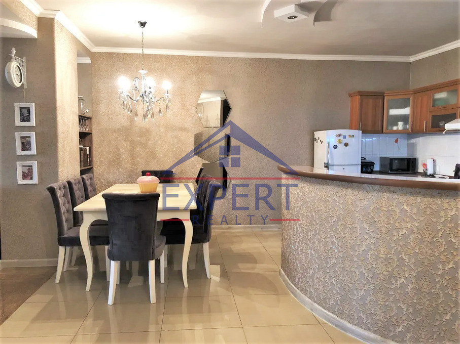 ԿԵՆՏՐՈՆ, ՄԱՇՏՈՑԻ ՊՈՂՈՏԱ, 4 ՍԵՆՅԱԿ