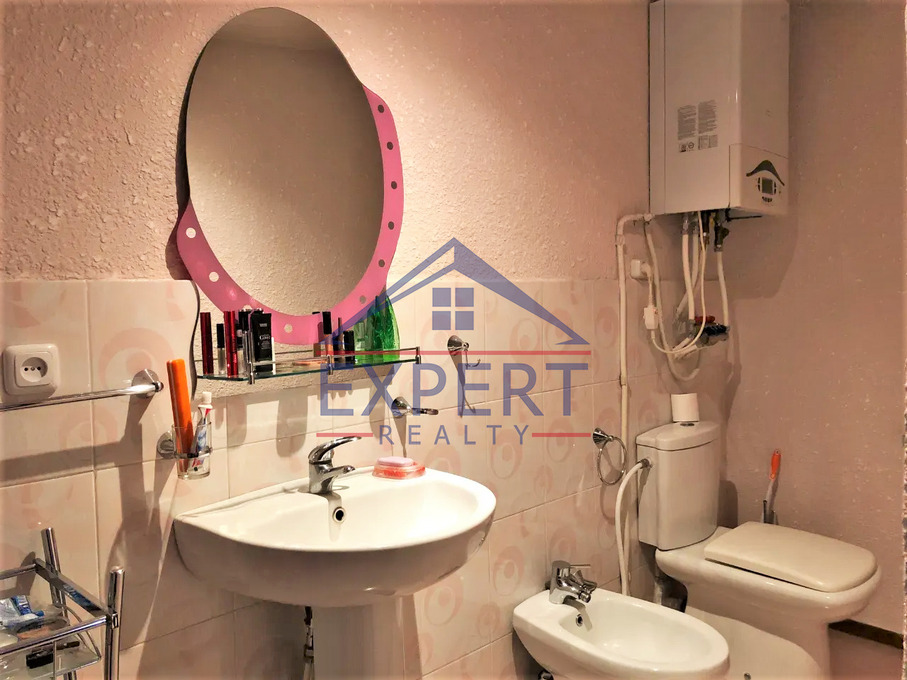 ԿԵՆՏՐՈՆ, ՄԱՇՏՈՑԻ ՊՈՂՈՏԱ, 4 ՍԵՆՅԱԿ