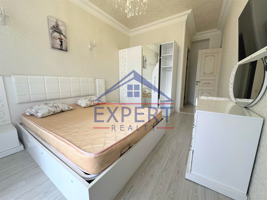 ԿԵՆՏՐՈՆ, ՌՈՍՏՈՄԻ ՓՈՂՈՑ, 3 ՍԵՆՅԱԿ