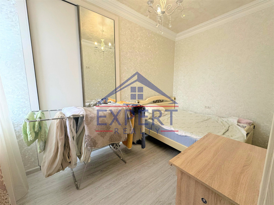 ԿԵՆՏՐՈՆ, ՌՈՍՏՈՄԻ ՓՈՂՈՑ, 3 ՍԵՆՅԱԿ