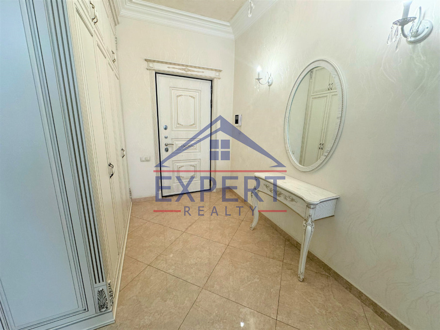 ԿԵՆՏՐՈՆ, ՌՈՍՏՈՄԻ ՓՈՂՈՑ, 3 ՍԵՆՅԱԿ