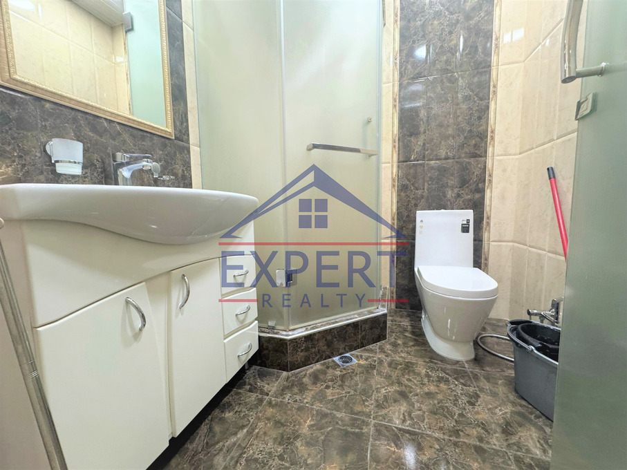 ԿԵՆՏՐՈՆ, ՌՈՍՏՈՄԻ ՓՈՂՈՑ, 3 ՍԵՆՅԱԿ