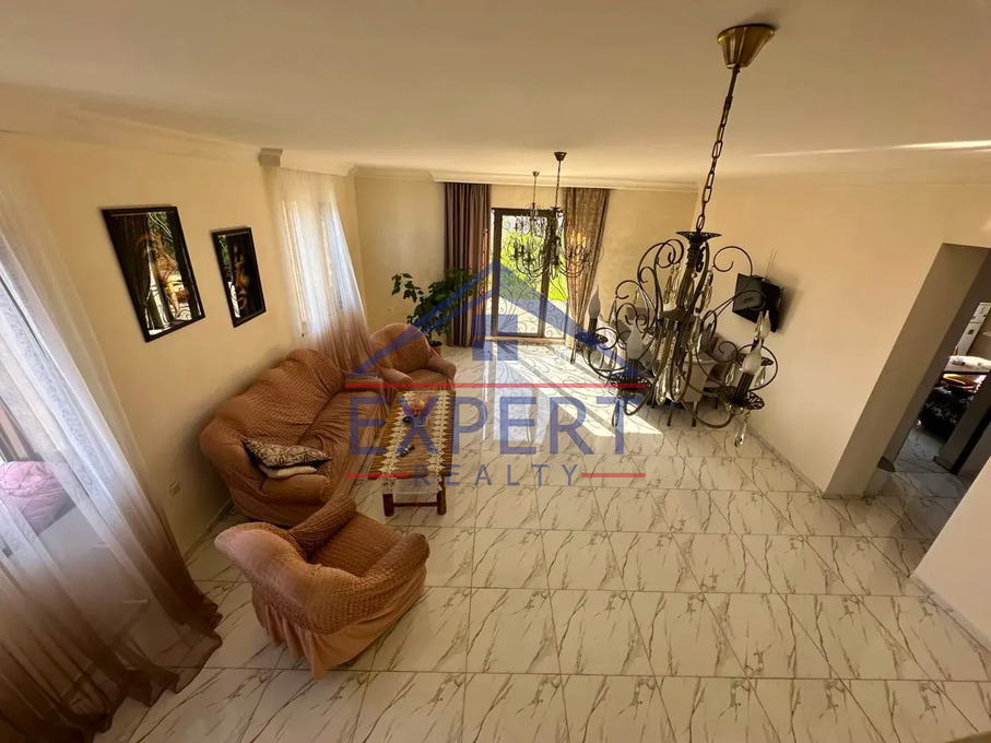 ԷՐԵԲՈՒՆԻ, ԴԱՎԻԹ ԲԵԿ ՓՈՂՈՑ, 3 ՀԱՐԿԱՆԻ ԱՌԱՆՁՆԱՏՈՒՆ