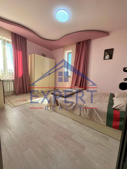 ԷՐԵԲՈՒՆԻ, ԴԱՎԻԹ ԲԵԿ ՓՈՂՈՑ, 3 ՀԱՐԿԱՆԻ ԱՌԱՆՁՆԱՏՈՒՆ