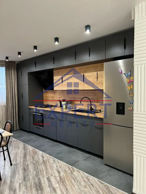 ԿԵՆՏՐՈՆ, ԵՐՎԱՆԴ ՔՈՉԱՐԻ ՓՈՂՈՑ, 3 ՍԵՆՅԱԿ