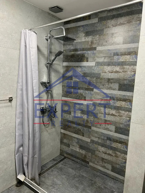 ԿԵՆՏՐՈՆ, ԵՐՎԱՆԴ ՔՈՉԱՐԻ ՓՈՂՈՑ, 3 ՍԵՆՅԱԿ