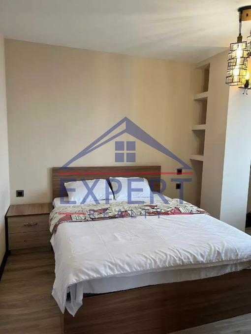 ԿԵՆՏՐՈՆ, ԵՐՎԱՆԴ ՔՈՉԱՐԻ ՓՈՂՈՑ, 3 ՍԵՆՅԱԿ