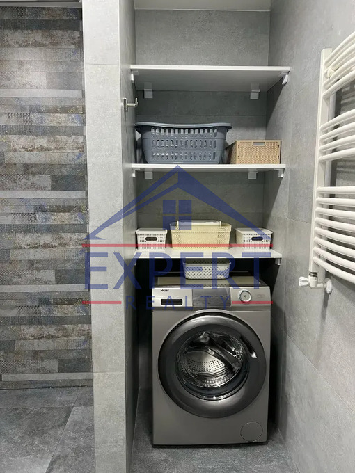 ԿԵՆՏՐՈՆ, ԵՐՎԱՆԴ ՔՈՉԱՐԻ ՓՈՂՈՑ, 3 ՍԵՆՅԱԿ