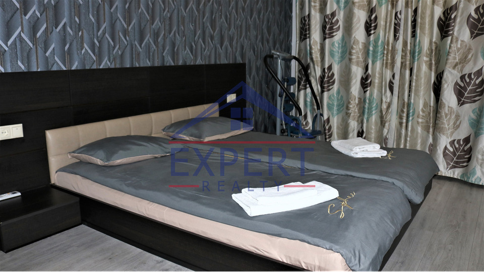 ՆՈՐՔ ՄԱՐԱՇ, ԴԱՎԻԹ ԲԵԿԻ ՓՈՂՈՑ, 5 ՍԵՆՅԱԿ