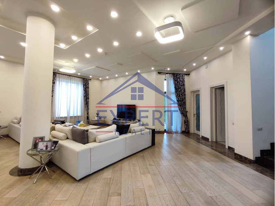 ՆՈՐ ՆՈՐՔ, ԲԱԳՐԵՎԱՆԴ ԹԱՂԱՄԱՍ, 6 ՍԵՆՅԱԿ