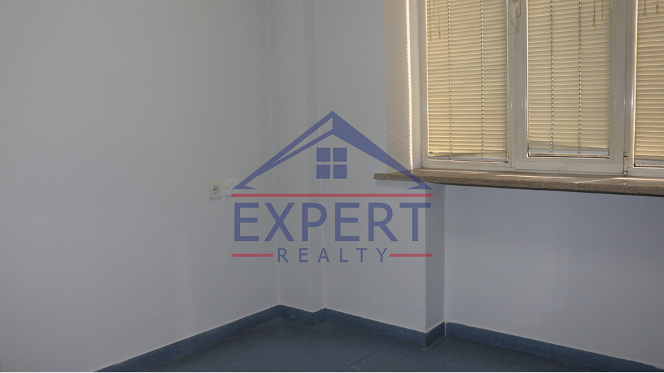 ԿԵՆՏՐՈՆ, ՊԱՐՈՆՅԱՆ ՓՈՂՈՑ, 78 ՔՄ