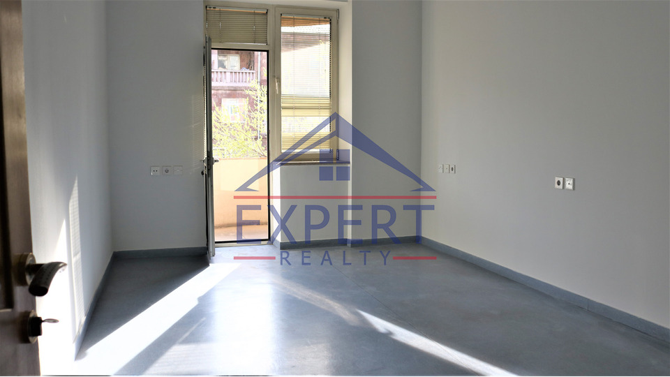 ԿԵՆՏՐՈՆ, ՊԱՐՈՆՅԱՆ ՓՈՂՈՑ, 78 ՔՄ