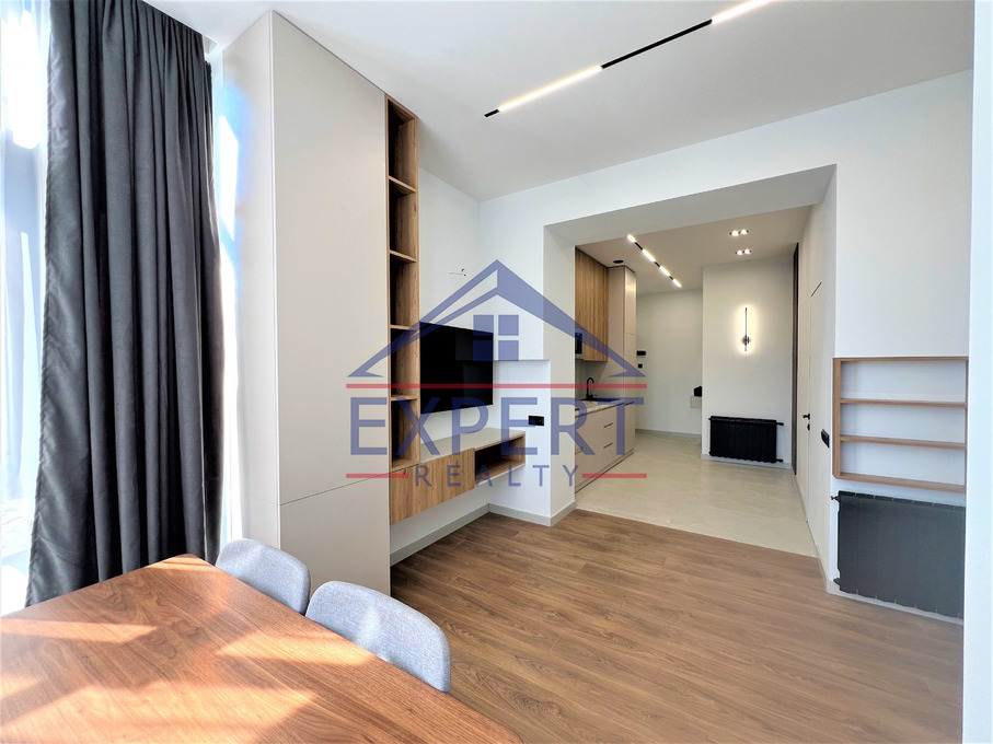 ԿԵՆՏՐՈՆ, ՀԱՆՐԱՊԵՏՈՒԹՅԱՆ ՆՐԲԱՆՑՔ, 3 ՍԵՆՅԱԿ