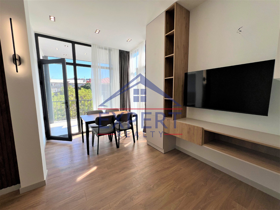 ԿԵՆՏՐՈՆ, ՀԱՆՐԱՊԵՏՈՒԹՅԱՆ ՆՐԲԱՆՑՔ, 3 ՍԵՆՅԱԿ