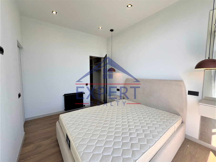 ԿԵՆՏՐՈՆ, ՀԱՆՐԱՊԵՏՈՒԹՅԱՆ ՆՐԲԱՆՑՔ, 3 ՍԵՆՅԱԿ