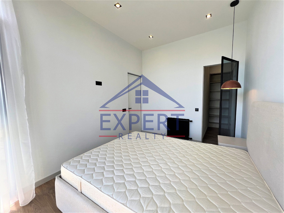 ԿԵՆՏՐՈՆ, ՀԱՆՐԱՊԵՏՈՒԹՅԱՆ ՆՐԲԱՆՑՔ, 3 ՍԵՆՅԱԿ