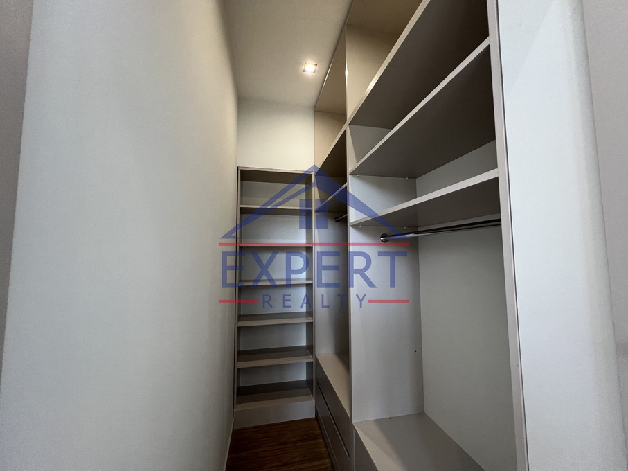 ԿԵՆՏՐՈՆ, ՀԱՆՐԱՊԵՏՈՒԹՅԱՆ ՆՐԲԱՆՑՔ, 3 ՍԵՆՅԱԿ