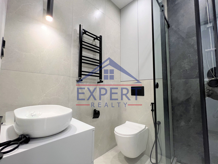 ԿԵՆՏՐՈՆ, ՀԱՆՐԱՊԵՏՈՒԹՅԱՆ ՆՐԲԱՆՑՔ, 3 ՍԵՆՅԱԿ