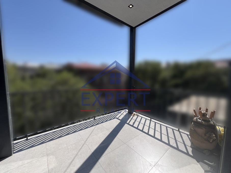 ԿԵՆՏՐՈՆ, ՀԱՆՐԱՊԵՏՈՒԹՅԱՆ ՆՐԲԱՆՑՔ, 3 ՍԵՆՅԱԿ