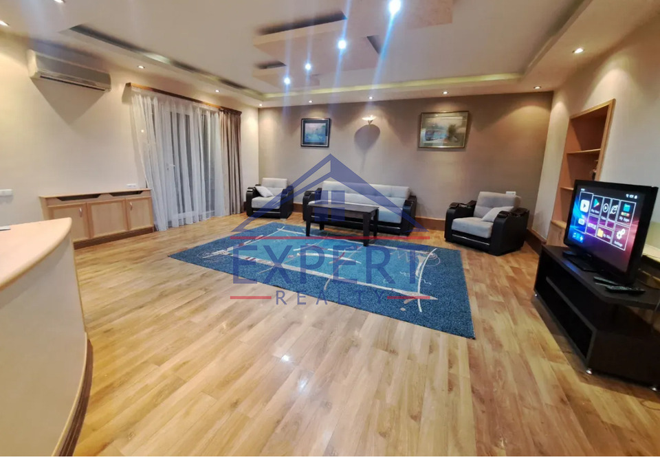 ԿԵՆՏՐՈՆ, ՍԱՅԱԹ ՆՈՎԱՅԻ ՊՈՂՈՏԱ, 3 ՍԵՆՅԱԿ