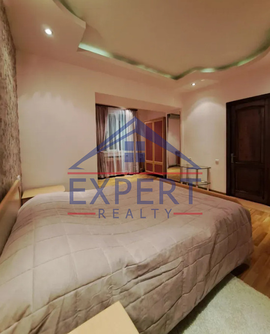 ԿԵՆՏՐՈՆ, ՍԱՅԱԹ ՆՈՎԱՅԻ ՊՈՂՈՏԱ, 3 ՍԵՆՅԱԿ