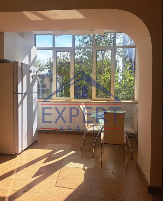 ԿԵՆՏՐՈՆ, ՍԱՅԱԹ ՆՈՎԱՅԻ ՊՈՂՈՏԱ, 3 ՍԵՆՅԱԿ