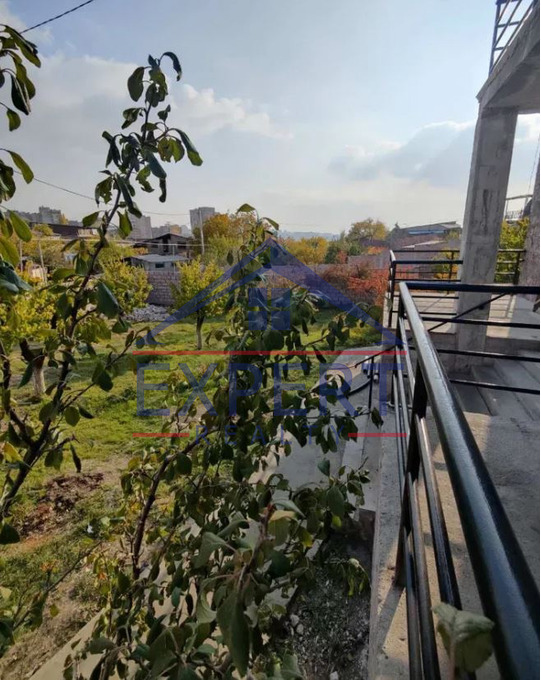 ԱՎԱՆ ԱՌԻՆՋ, 2ՐԴ ՄԻԿՐՈ  5 ՍԵՆՅԱԿ